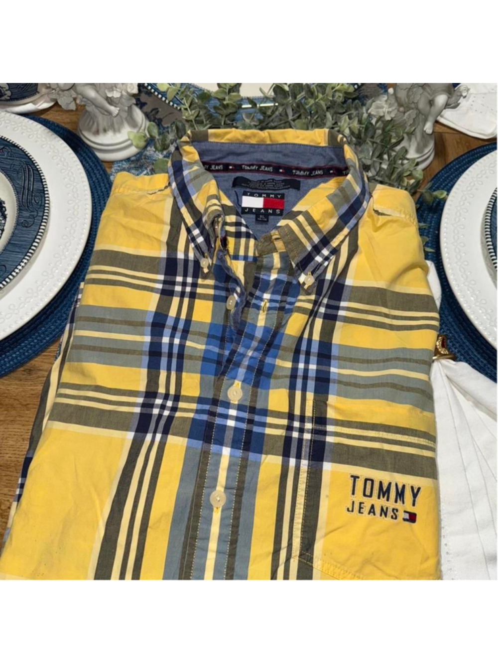 Vintage Tommy Jeans / Tommy Hilfiger short sleeve button up shirt